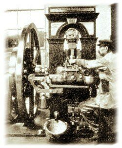 La primera máquina-herramienta fabricada en España: la prensa tipo Thonelier, construida por "La Maquinista Terrestre y Marítima" en 1863 para la Casa de la Moneda de Madrid.