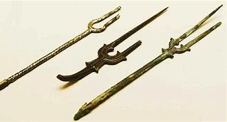 500 Se inventa el tenedor