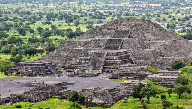 Construcción de la pirámide del sol en Teotihuacan