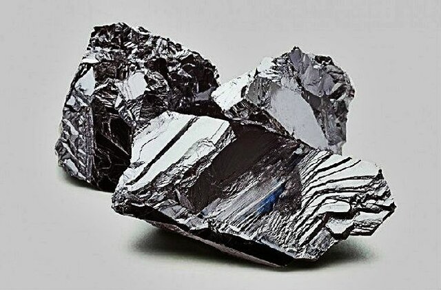 Friedrich Stromeyer, separó un nuevo metal similar al cinc, lo llamo cadmio.