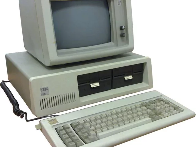 aparicion del primer ordenador personal