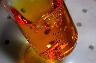 Se describieron los ácidos minerales fuertes, como el ácido sulfúrico y el ácido nítrico, bajo el seudónimo de Geber