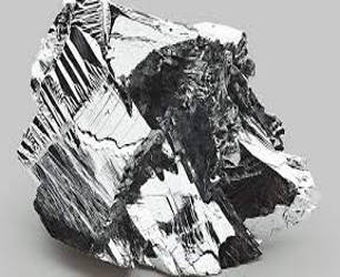 Franz Josef Müller un mineralógolo austriaco, descubre el telurio