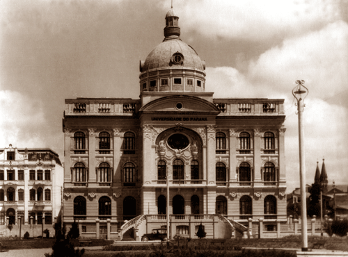 Criação das primeiras universidades públicas