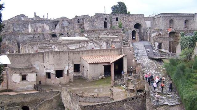 Primeras excavaciones en Pompeya