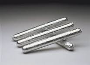 Friedrich Stromeyer, separó un nuevo metal similar al cinc, lo llamo cadmio.