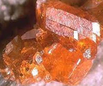 Berzelius descubre el torio.