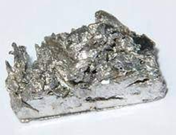 Jean-Charles Galissard de Marignac, encontró un nuevo elemento al que llamó iterbio