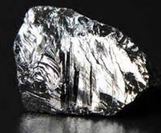 Clemens Alexander Winkler logra aislar un nuevo elemento y a este le llamo germanio ( tercera profecía de Mendeléiev ekasilicio)