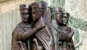 EL AÑO DE LOS 4 EMPERADORES