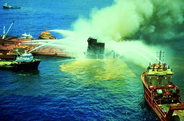 Exploción de pozo petrolero