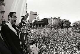 "La casa está en orden" -Alfonsín