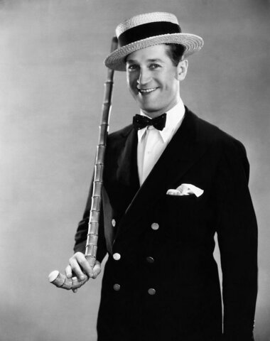 Livin in the sunlight- Maurice chevalier