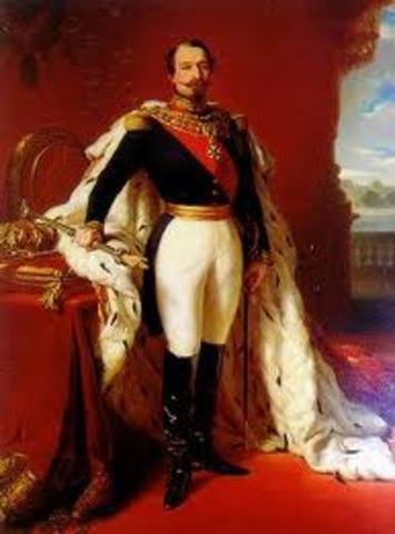 Napoleón III se proclama emperador del II Imperio.