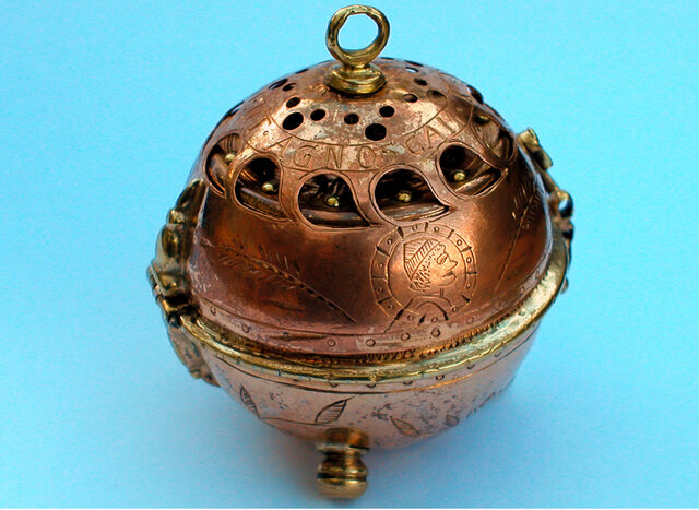 Portable Timepiece (Pomander Watch)