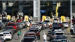 Los Funcionarios Aduanales de EE. UU en la Frontera