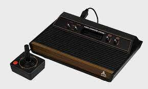 APARECE LA PRIMERA VIDEOCONSOLA