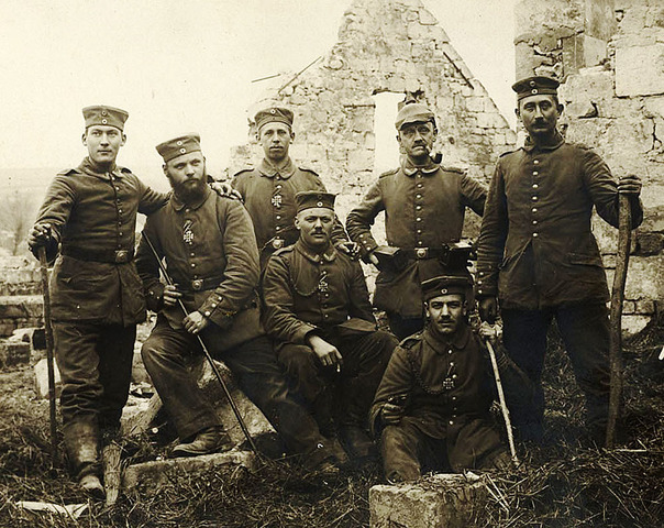 Remarque joins the Western Front