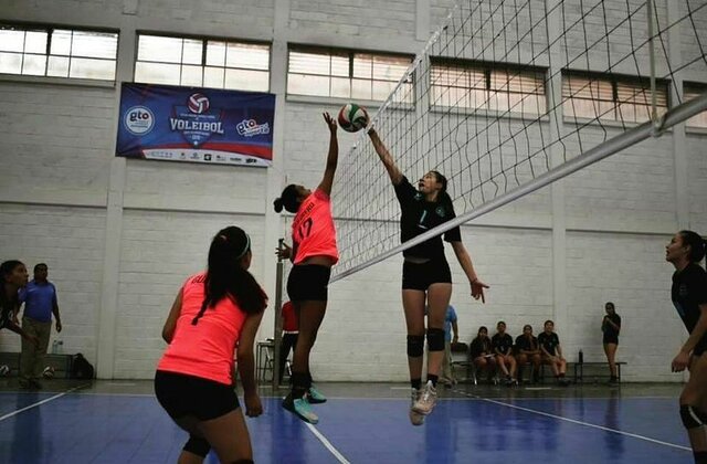 PARTICIPE EN UN NACIONAL DE VOLEIBOL Y OBTUVE EL TERCER LUGAR NACIONAL