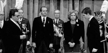 EL REI VA JURAR LA CONSTITUCIÓ