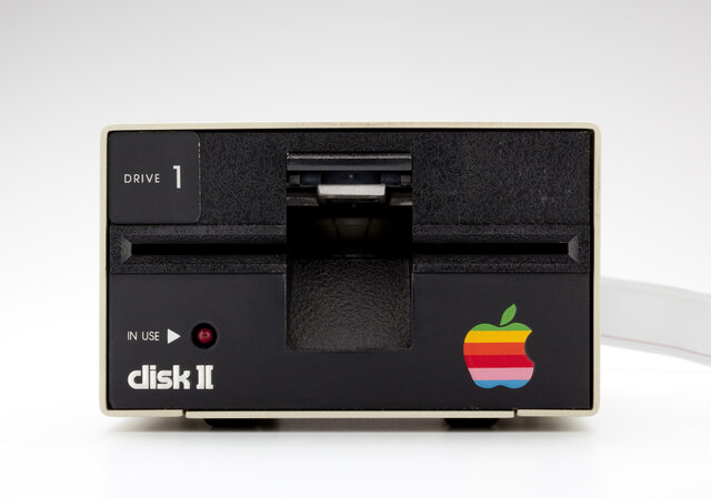 APPLE DISK II