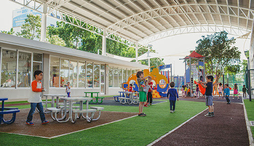 UN DÍA EN EL KINDER