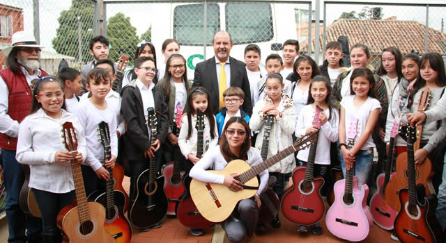 LA GUITARRA EN LA CULTURA