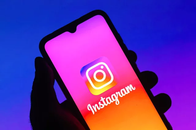 Aparecen Instagram, Pinterest y Google Buzz.