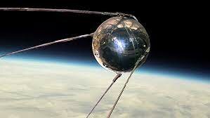 Lanzamiento del primer satélite orbital, el Sputnik I. IBM comercializa la impresora matricial.