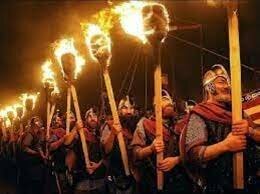 Antorchas puestas en grupos apartados