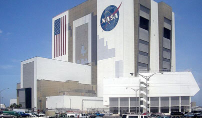 EE. UU. crea la NASA.