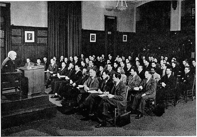 Creación de la Oficina Internacional de Protección de la Naturaleza con cede en Bruselas