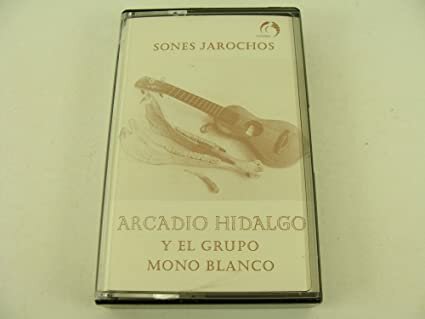 Arcadio Hidalgo junto con el grupo Mono Blanco saca un disco titulado “Sones Jarochos” y da comienzo el Movimiento Jaranero.
