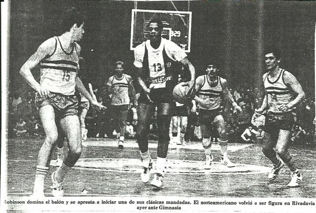 Primer partido profesional del basquetbol