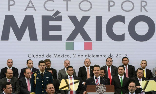 Se firma el pacto por México