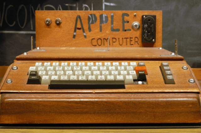 APPLE 1