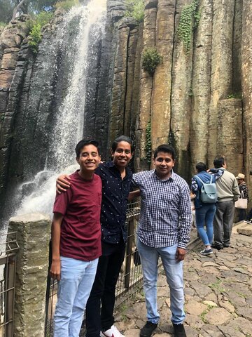 VIAJE CON MIS HERMANOS