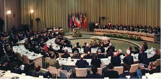 Firman el Tratado de Maastricht