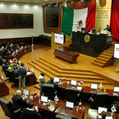 Timeline: Momentos históricos de la Administración Pública y gestión de recursos