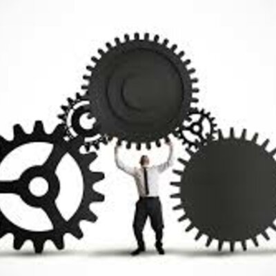 Timeline: Contexto histórico de la Administración Pública y gestión de recursos