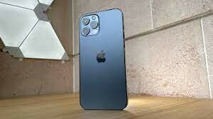 Arquitecturas paralelas con múltiples procesadores trabajando al mismo tiempo.