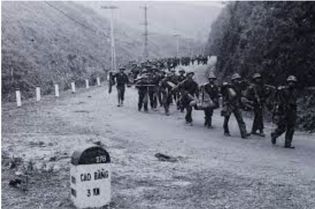 Việt Minh bắt đầu cuộc tấn công