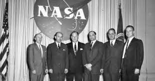 Estados unidos crea la NASA