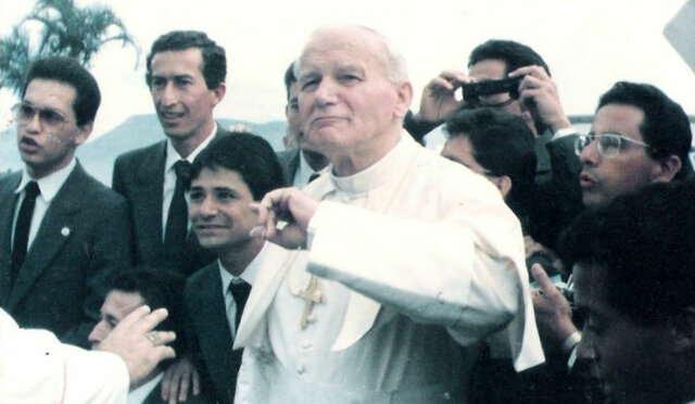 la visita de Juan Pablo II a Colombia