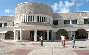 ingresé a la poderosa Universidad de Quintana Roo