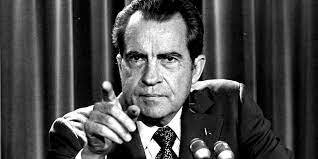 Nixon asume el poder