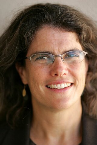 Andrea M. Ghez (Estados Unidos)