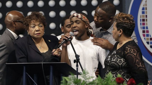 "Lo acribillaron como a un perro": la indignación que causa el caso de Stephon Clark, el joven desarmado al que la policía mató con 20 disparos en California