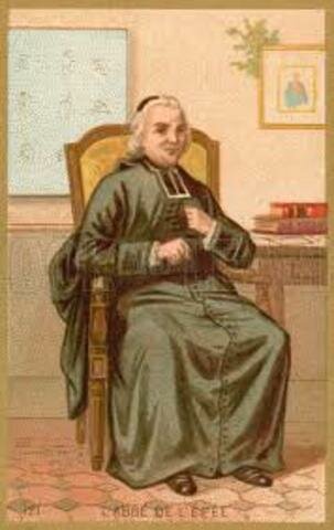 Valentín Haüy (1745-1822) fundó la primera institución educativa para ciegos (París, 1784).