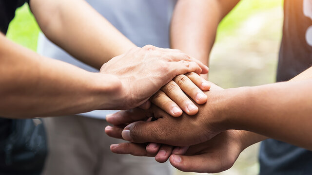 DECRETO por el que se adiciona un párrafo tercero y se recorre el orden de los párrafos subsecuentes del artículo 17 de la CPEUM